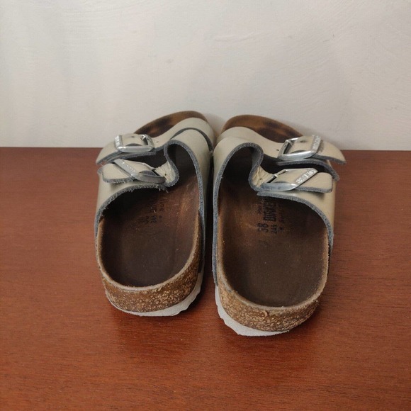 Birkenstock's Women's Footbed Sandals Slip-on Size 7 Silver 2 Strap - Picture 3 of 7